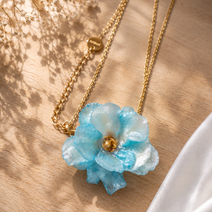 Collier fleur naturel en résine